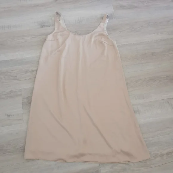 Dress - Picture 4 of 6